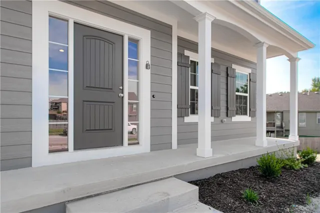 $439,900 | 6110 Northeast 118th Street, Kansas City, MO 64156