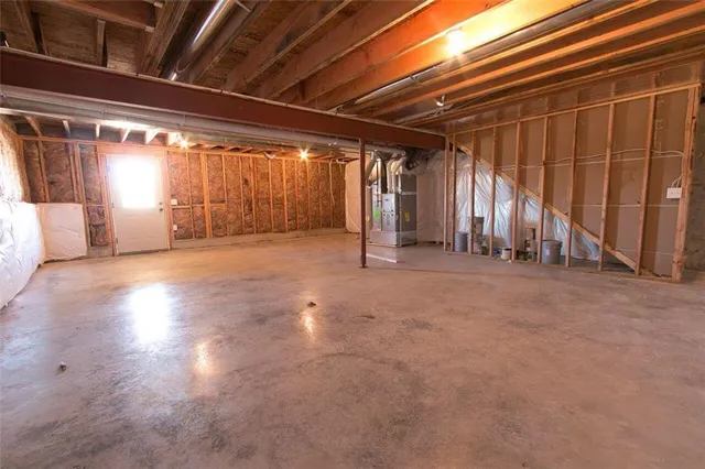 $439,900 | 6110 Northeast 118th Street, Kansas City, MO 64156