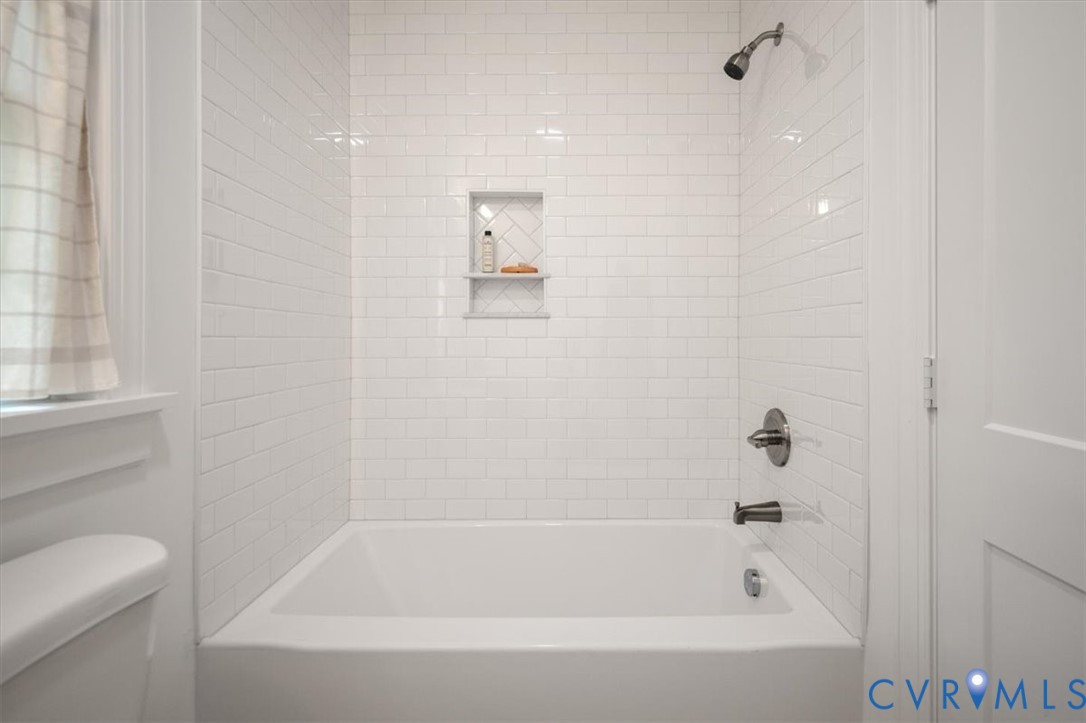 4703 Sylvan Road Richmond, VA 23225 - Photo 18 of 49 First Floor Full Bathroom