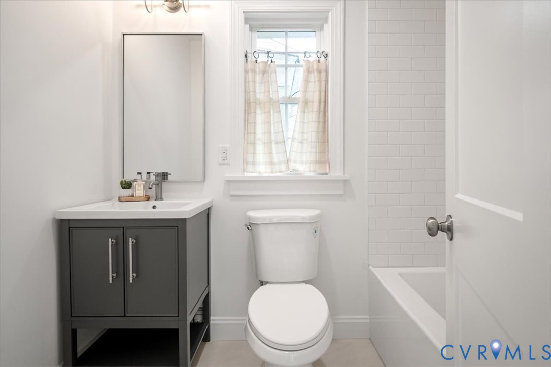 4703 Sylvan Road Richmond, VA 23225 - Photo 19 of 49 First floor bath