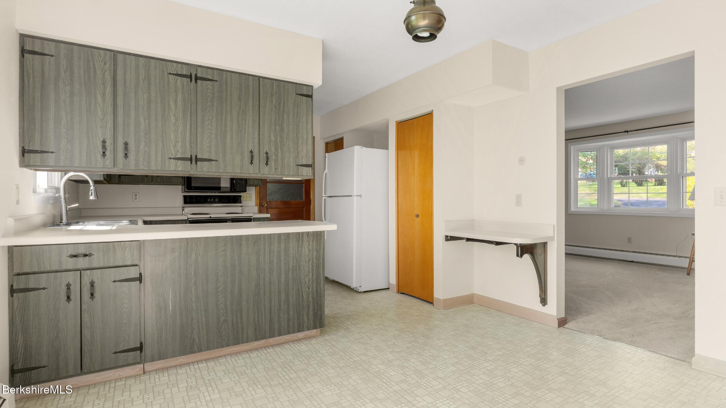 26 Partridge Road Pittsfield, MA 01201 - Photo 15 of 41 DINING AREA/KITCHEN
