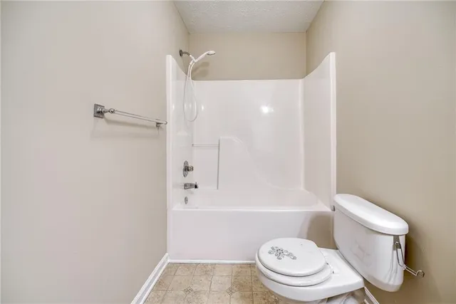 $274,000 | 453 Tara Commons Circle, Loganville, GA 30052