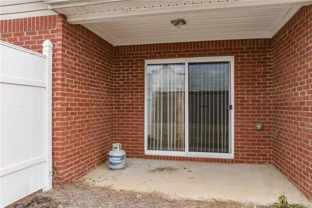 $274,000 | 453 Tara Commons Circle, Loganville, GA 30052