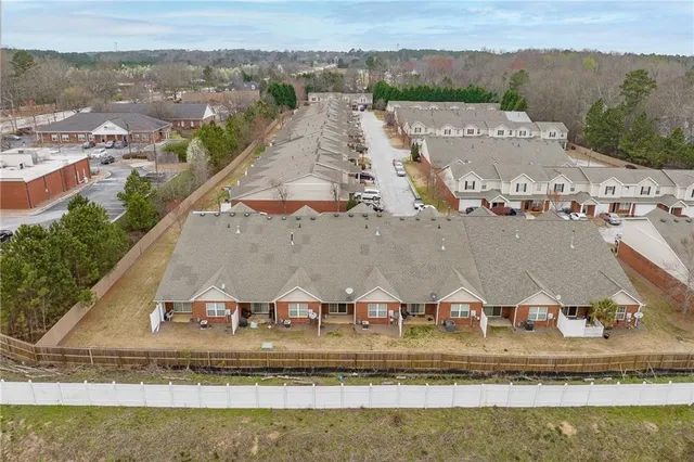 $274,000 | 453 Tara Commons Circle, Loganville, GA 30052