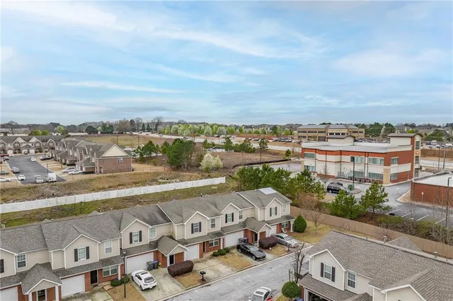 $274,000 | 453 Tara Commons Circle, Loganville, GA 30052