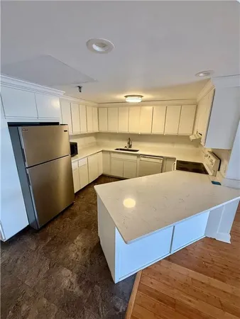 $1,900 | 1 Marina Drive, St. Simons Island, GA 31522