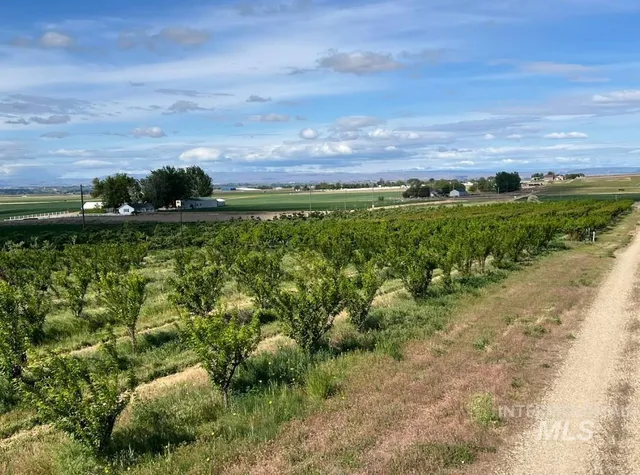 $985,000 | 27260 Hop Road, Caldwell, ID 83607