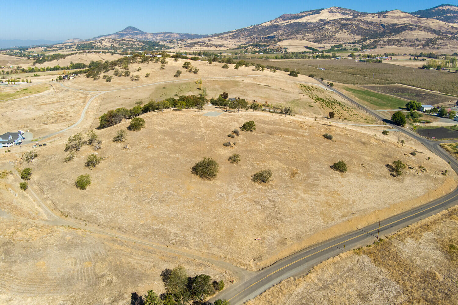 993 Suncrest Road Talent, OR 97540 - Photo 17 of 31 A9