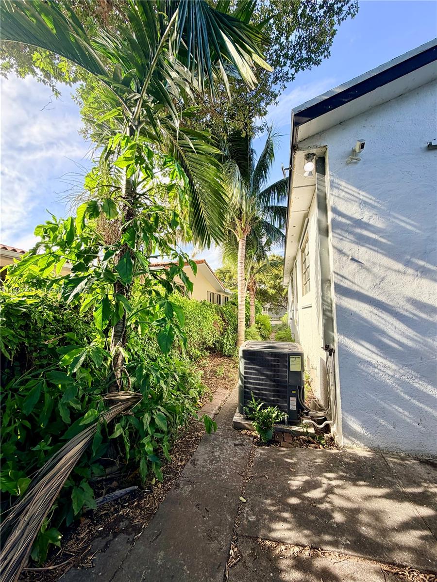 445 Southwest 24th Road Miami, FL 33129 - Photo 39 of 52 Gallery Image 39