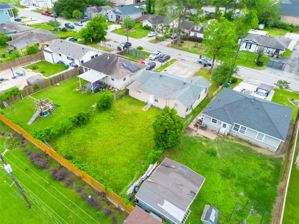 $1,750 | 505 Sikes Street, Houston, TX 77018