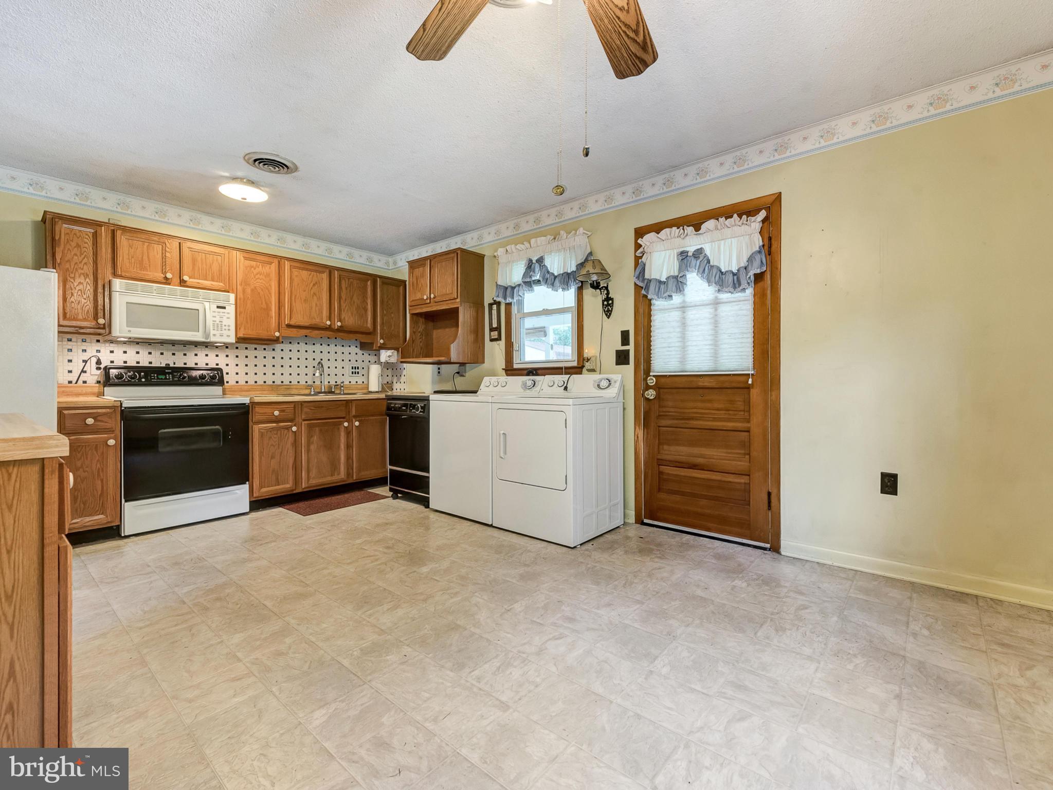 2633 Lander Road Jefferson, MD 21755 - Photo 4 of 29 Kitchen