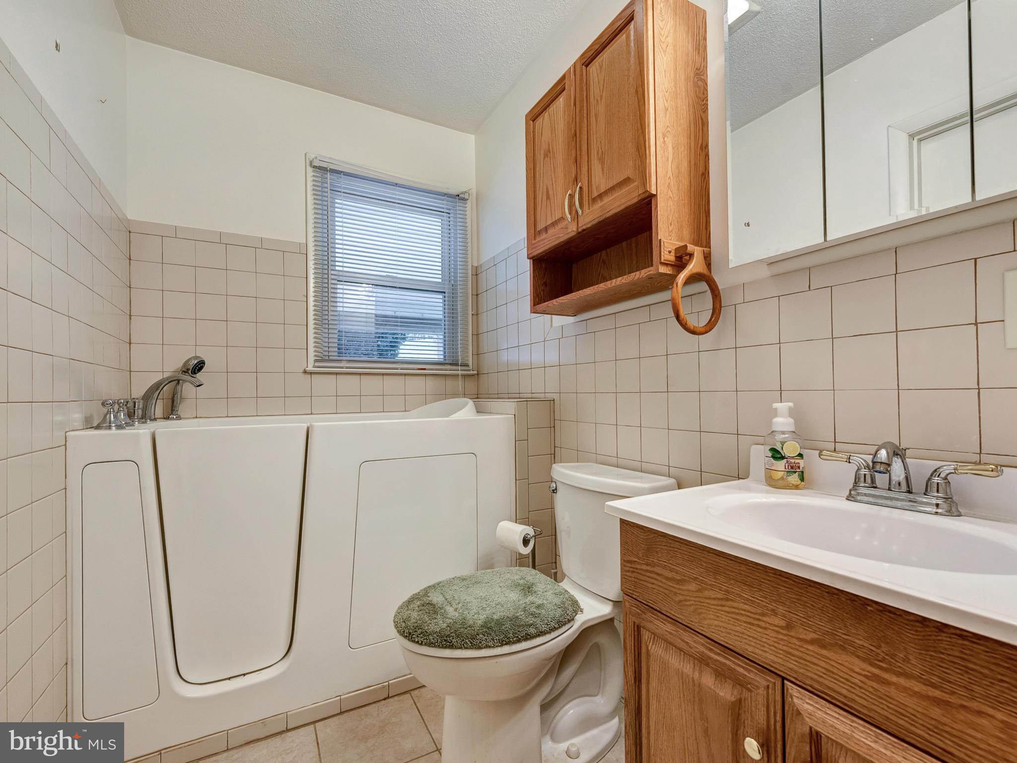 2633 Lander Road Jefferson, MD 21755 - Photo 10 of 29 Bath