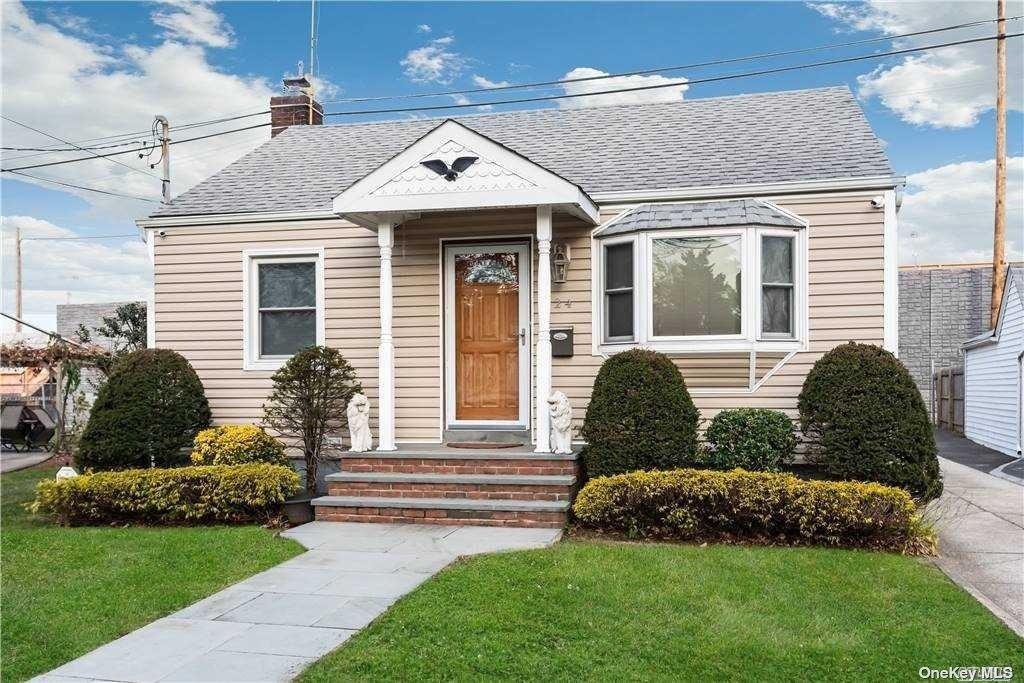 24 Garden Avenue, Carle Place, NY 11514 Compass