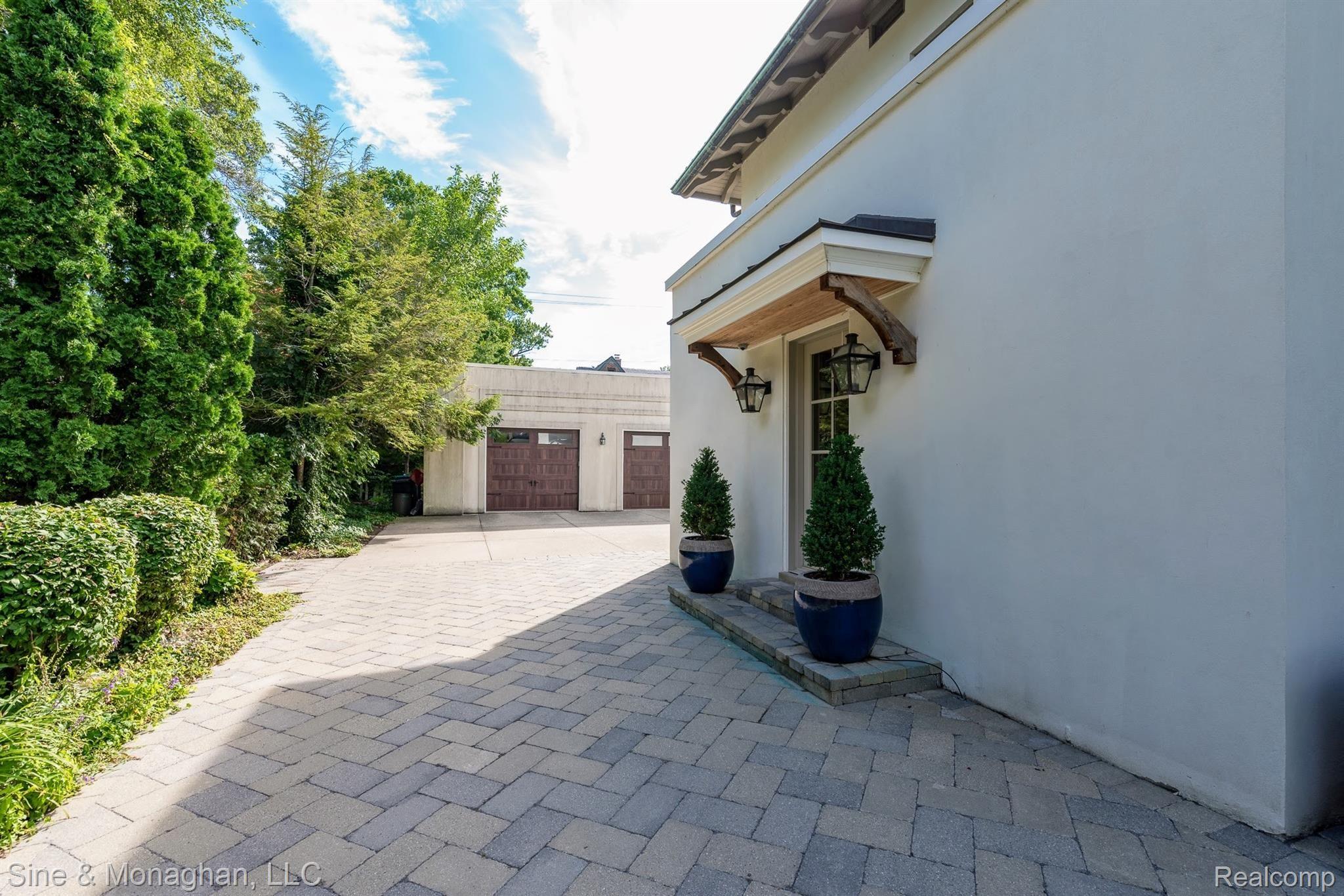 1040 Devonshire Road Grosse Pointe, MI 48230 - Photo 77 of 95 DSC_3470.jpg