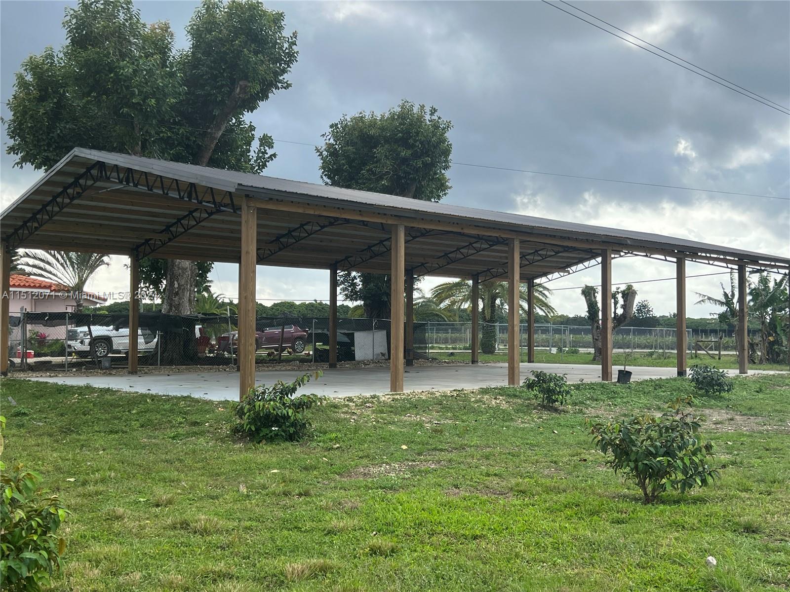 Redlands Homestead, FL 33031 - Photo 6 of 14 a view of a backyard
