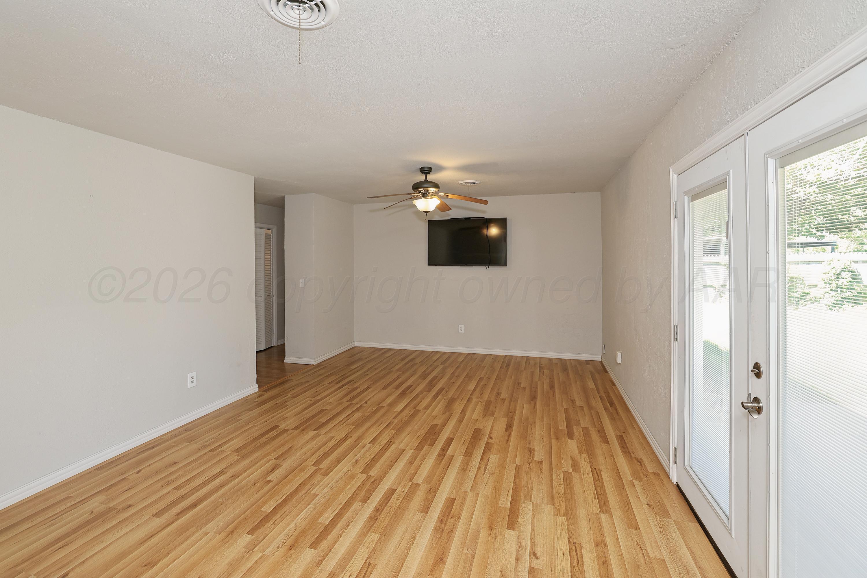 5144 Royce Drive Amarillo, TX 79110 - Photo 5 of 22 5-Living Area