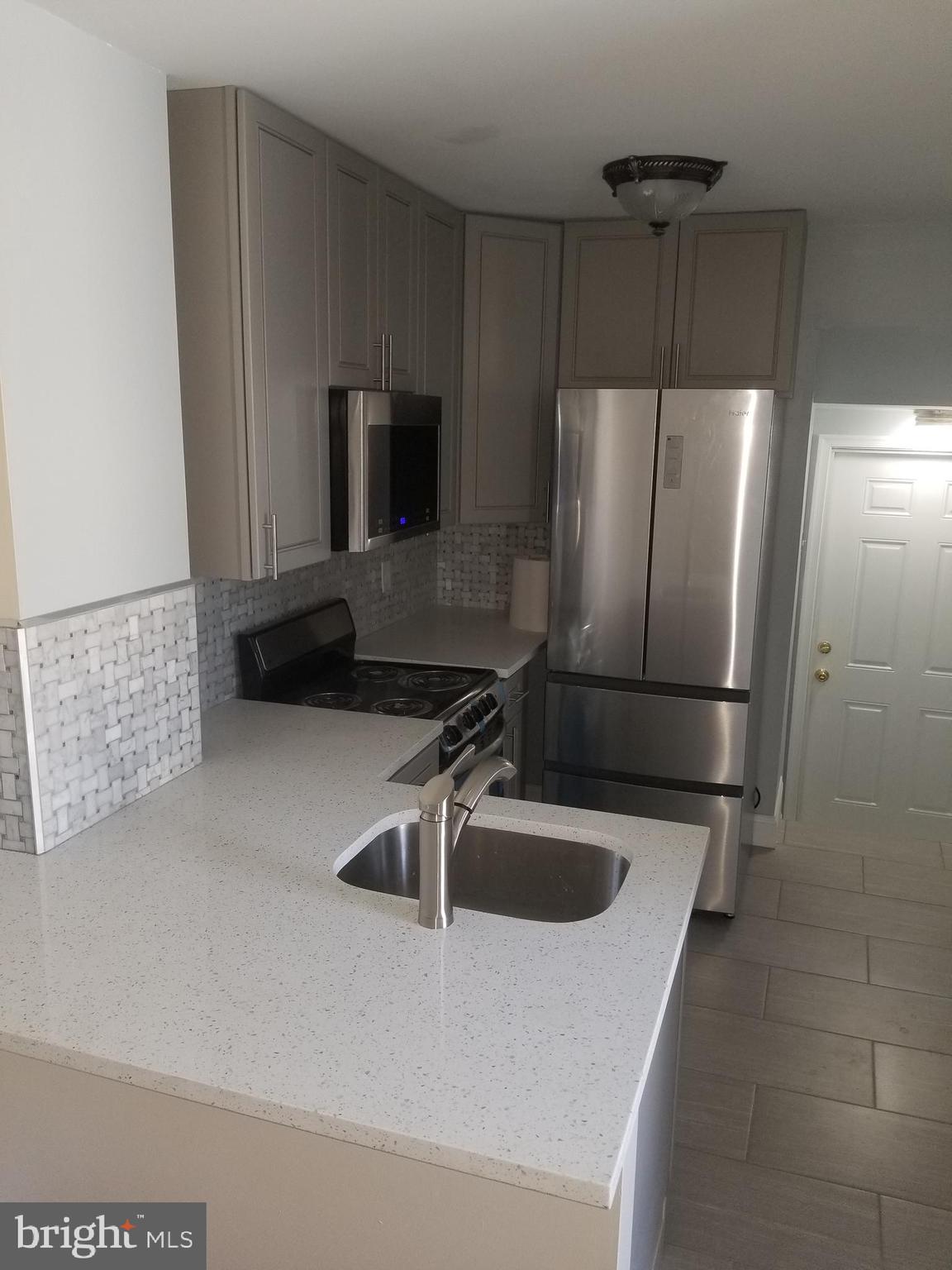 116 Grape Street, Unit 7 Philadelphia, PA 19127 - Photo 2 of 8