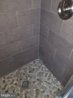 $1,100 | 116 Grape Street, Unit 7, Philadelphia, PA 19127