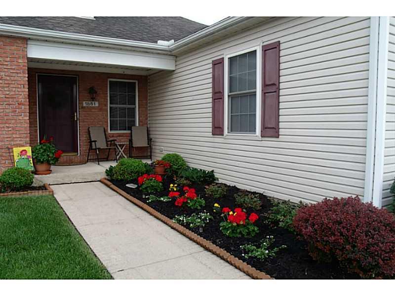 1861 Golfview Drive, Unit 2 Springfield, OH 45503 - Photo 2 of 25