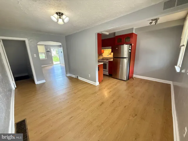 $1,870 | 612 Magnolia Avenue, Glenolden, PA 19036