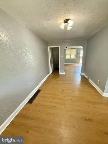 $1,870 | 612 Magnolia Avenue, Glenolden, PA 19036