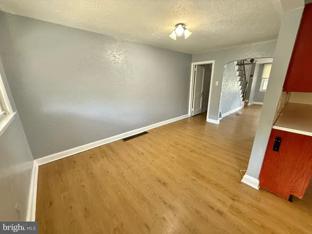 $1,870 | 612 Magnolia Avenue, Glenolden, PA 19036