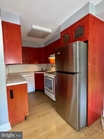 $1,870 | 612 Magnolia Avenue, Glenolden, PA 19036