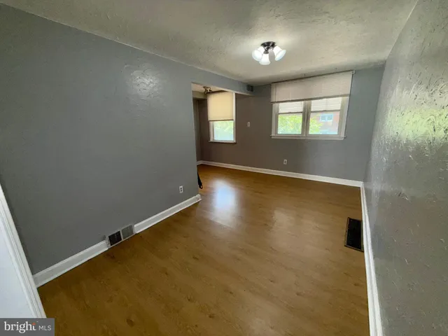 $1,870 | 612 Magnolia Avenue, Glenolden, PA 19036