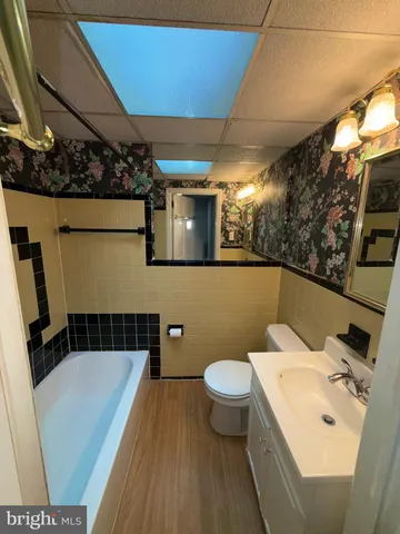 $1,870 | 612 Magnolia Avenue, Glenolden, PA 19036