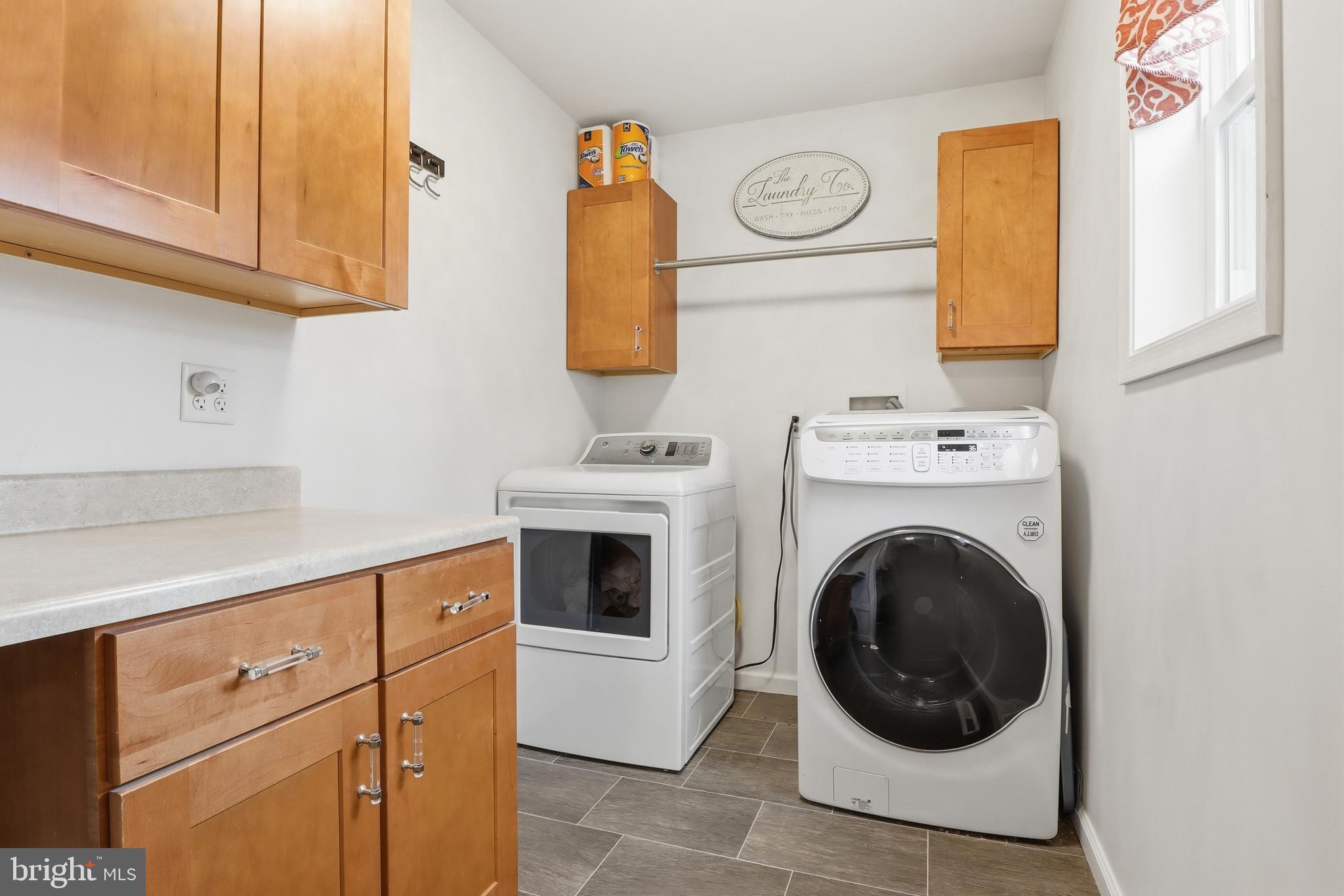 1025 White Oak Road Windsor, PA 17366 - Photo 27 of 70 a utility room with sink dryer and washer