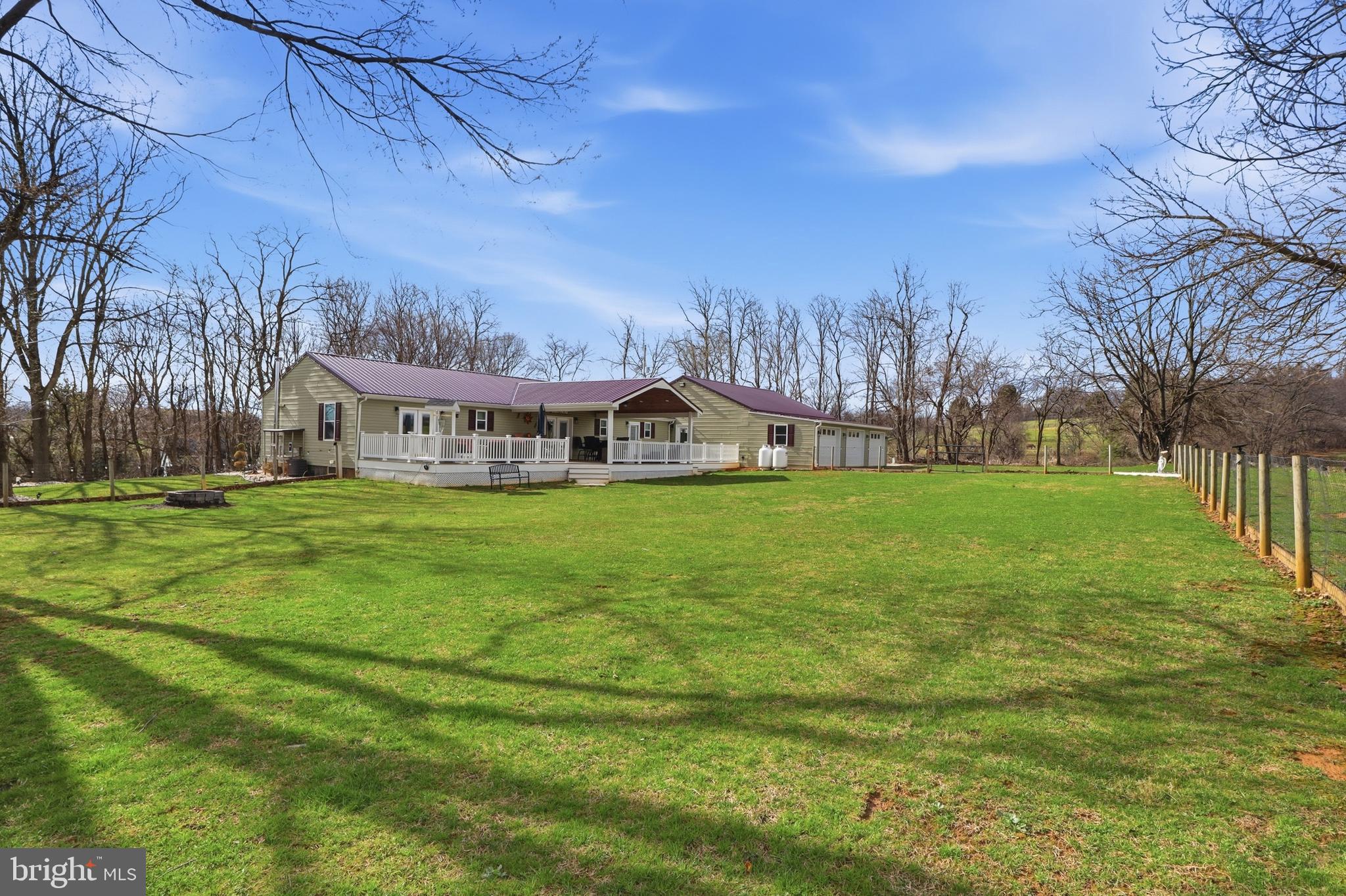 1025 White Oak Road Windsor, PA 17366 - Photo 44 of 70 Outdoor bar?