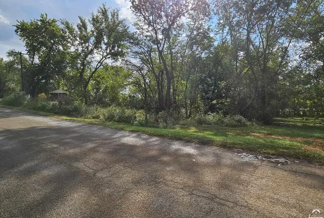$4,500 | 6387 Rock Creek Drive, Ozawkie, KS 66070