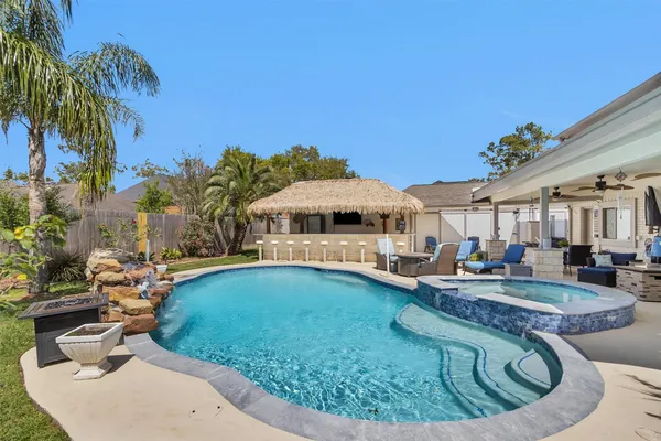 $435,000 | 2108 Kildare Drive, Pearland, TX 77581