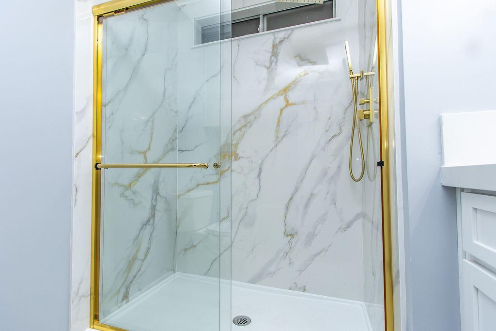 520 Allen Way Turlock, CA 95380 - Photo 22 of 39 a bathroom with a shower