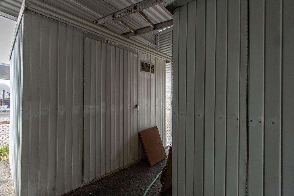 520 Allen Way Turlock, CA 95380 - Photo 38 of 39 a view of a elevator