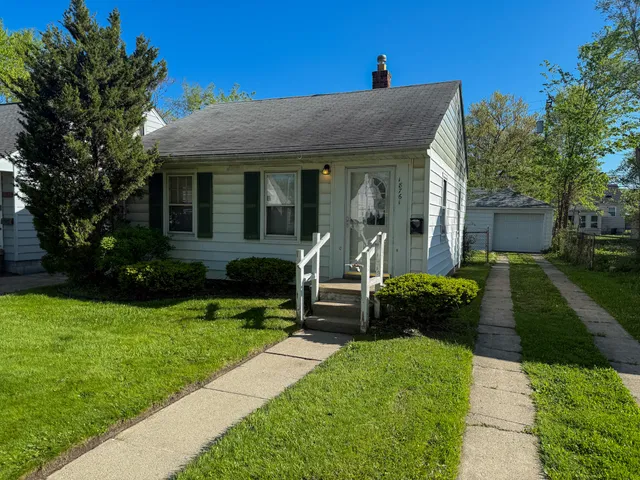 $85,000 | 18761 Kingsville Street, Harper Woods, MI 48225