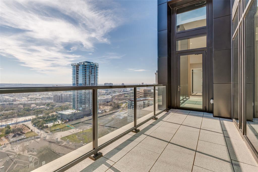 3003 Maple Avenue, Unit 2220 Dallas, TX 75201 - Photo 14 of 40 a view of a balcony