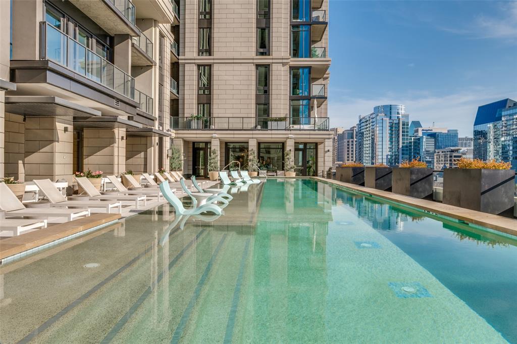 3003 Maple Avenue, Unit 2220 Dallas, TX 75201 - Photo 38 of 40 a swimming pool view with a outdoor seating