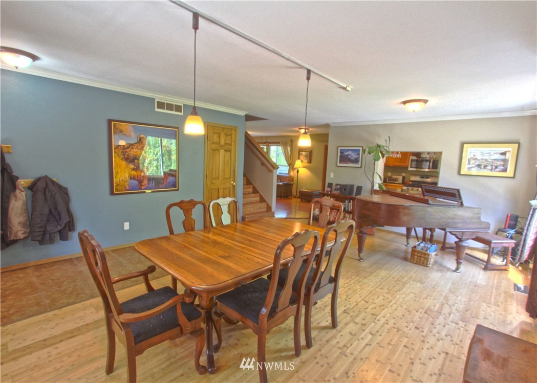 1427 231st Street Southeast Bothell, WA 98021 - Photo 8 of 25