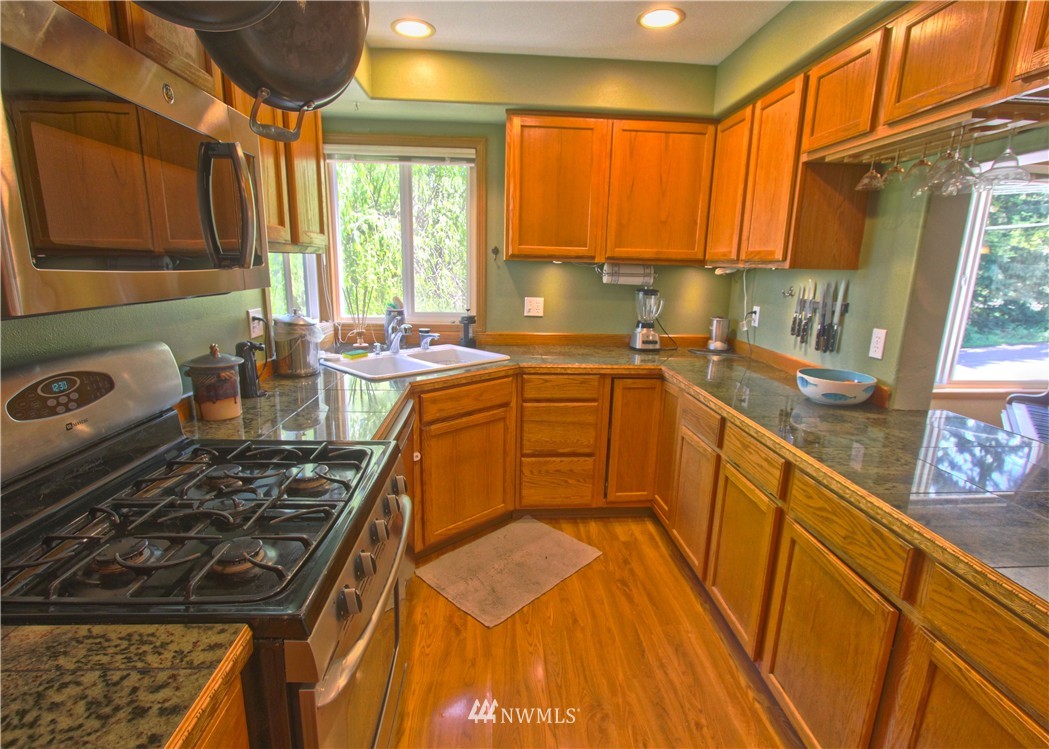 1427 231st Street Southeast Bothell, WA 98021 - Photo 9 of 25