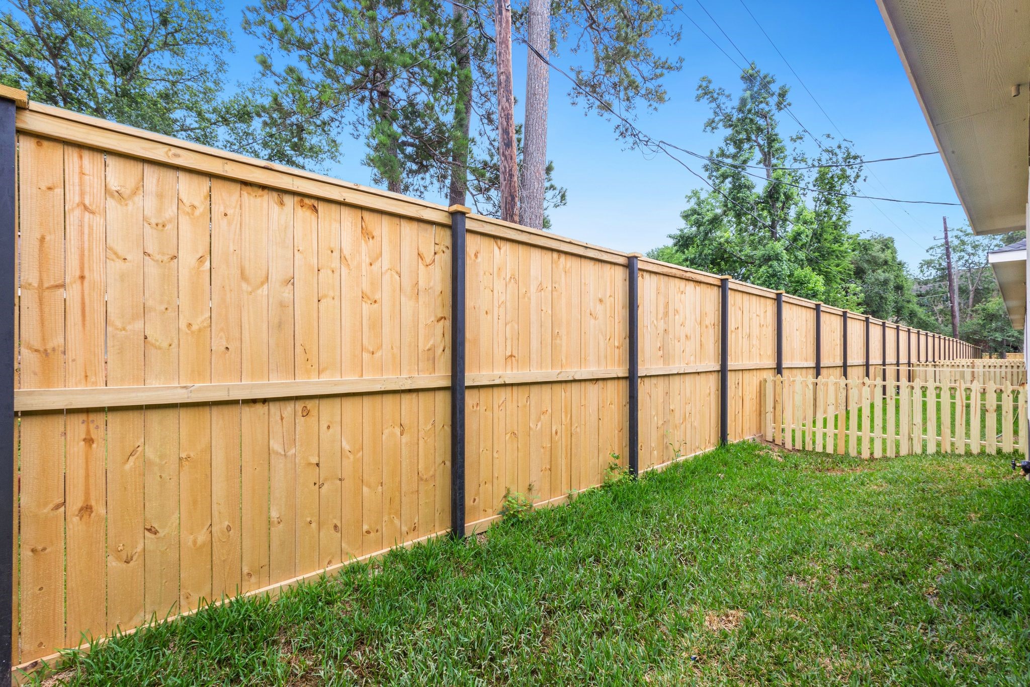 10317 Lake Road, Unit 13B Houston, TX 77070 - Photo 23 of 28 a view of outdoor space with garden