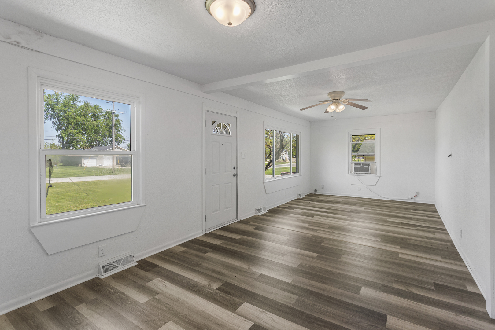 4931 East Glenwood Drive Decatur, IL 62521 - Photo 16 of 27