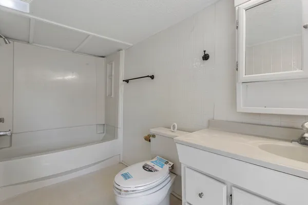 $149,900 | 4931 East Glenwood Drive, Decatur, IL 62521