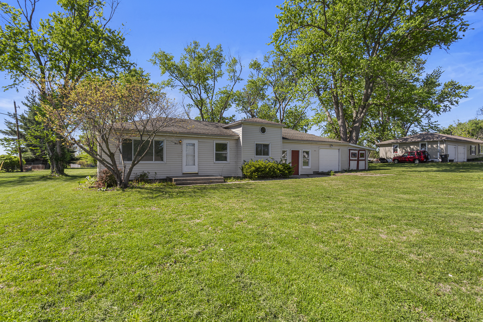 4931 East Glenwood Drive Decatur, IL 62521 - Photo 3 of 27