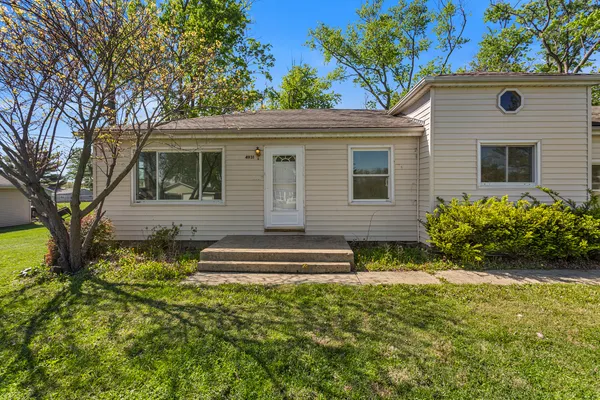 $149,900 | 4931 East Glenwood Drive, Decatur, IL 62521