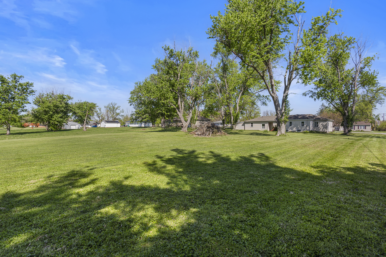 4931 East Glenwood Drive Decatur, IL 62521 - Photo 9 of 27