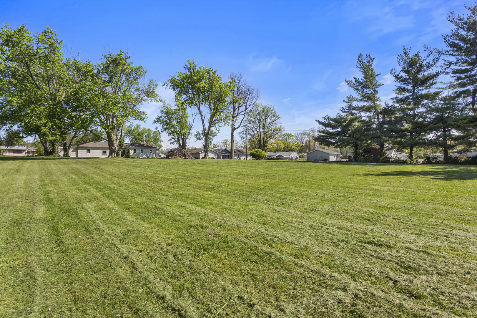 4931 East Glenwood Drive Decatur, IL 62521 - Photo 10 of 27