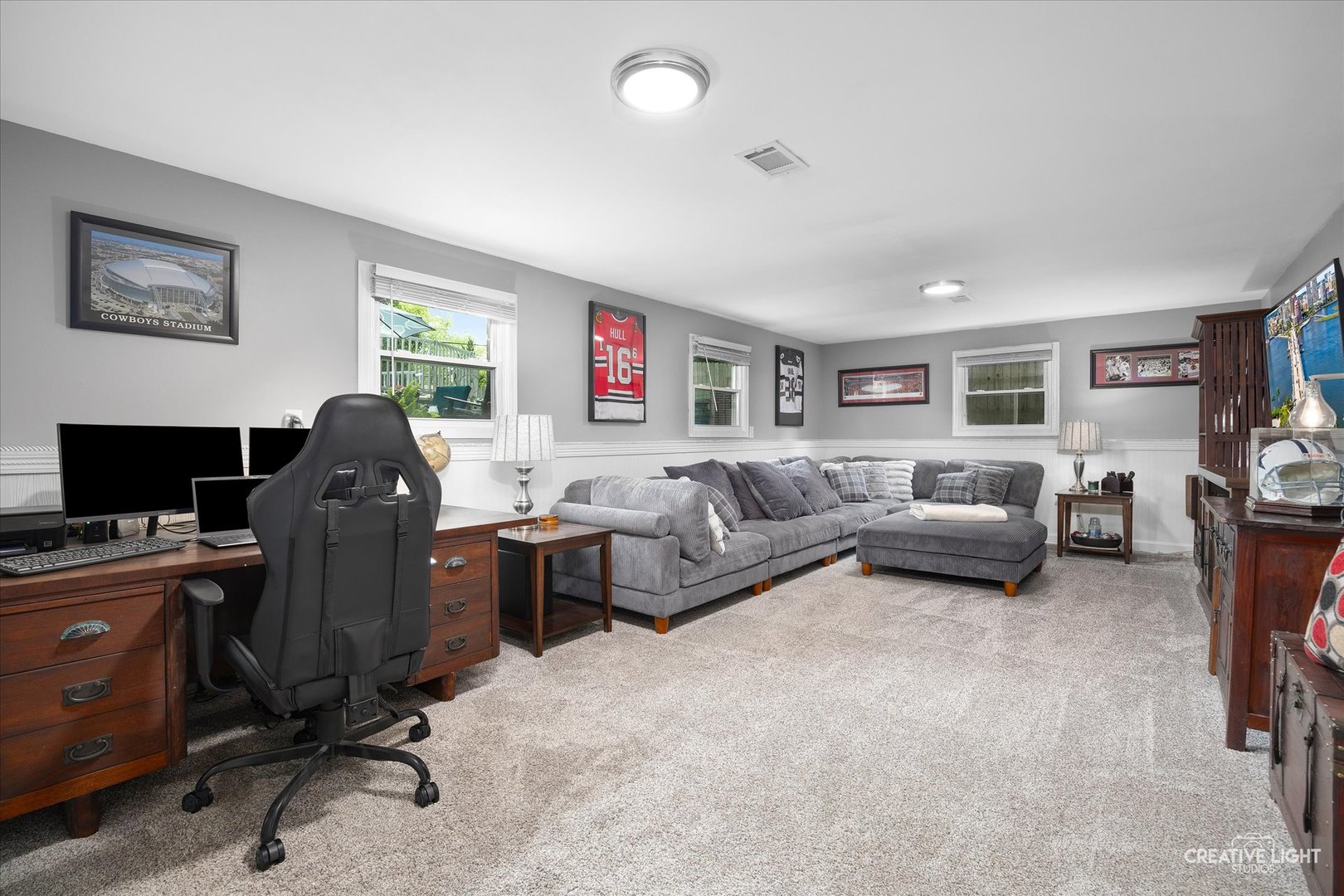 124 Fairview Drive St. Charles, IL 60174 - Photo 21 of 37 a view of a livingroom with workspace and a window