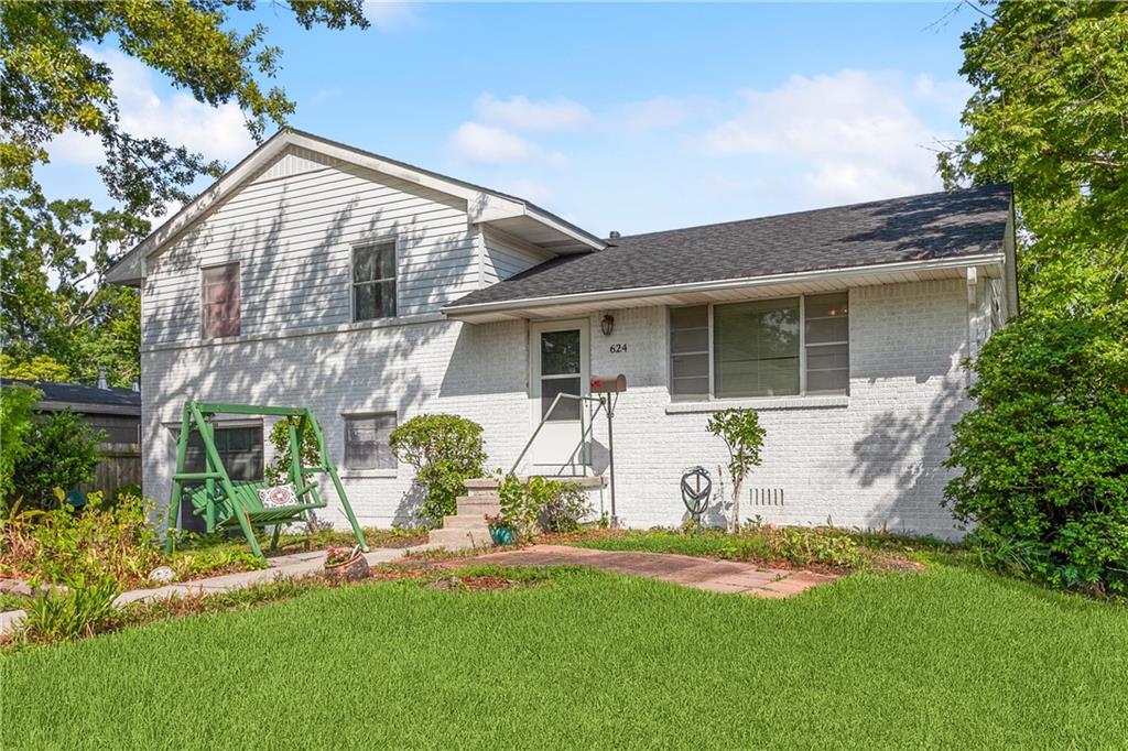 624 Hester Avenue River Ridge, LA 70123 - Photo 2 of 17 Gallery Image 2
