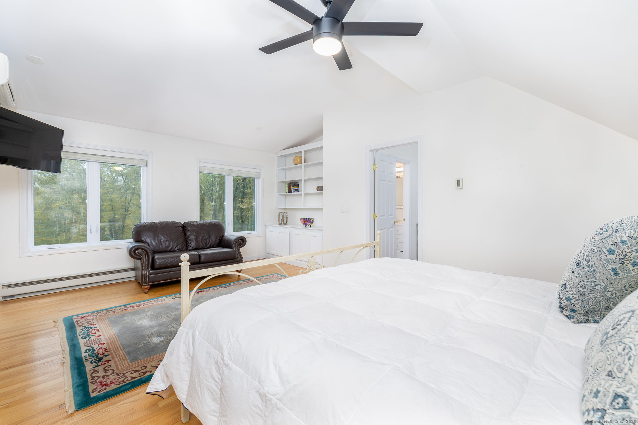 235 White Deer Rock Road, Unit GUEST Woodbury, CT 06798 - Photo 12 of 21 a bedroom with a bed and a window